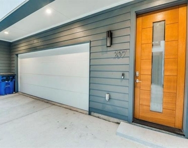 3812 San Jacinto Street - Photo Thumbnail 2