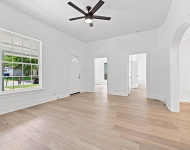 604 E Morton Street - Photo Thumbnail 7
