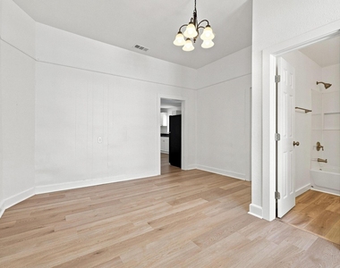 604 E Morton Street - Photo Thumbnail 8