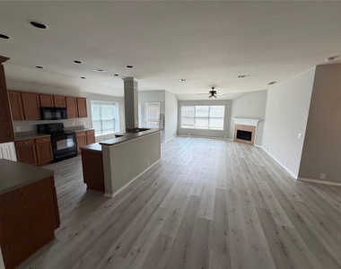 912 Tabasco Trail - Photo Thumbnail 5