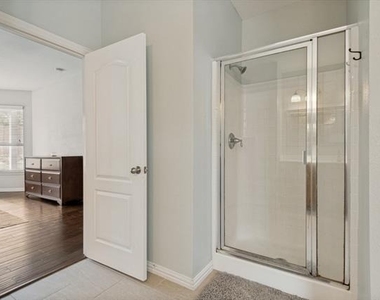 314 Blackhaw Drive - Photo Thumbnail 17
