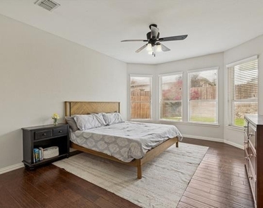 314 Blackhaw Drive - Photo Thumbnail 14