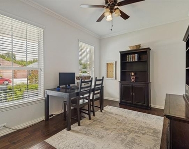 314 Blackhaw Drive - Photo Thumbnail 3