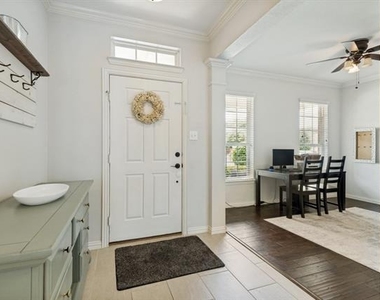 314 Blackhaw Drive - Photo Thumbnail 2