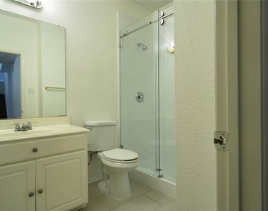2032 Fox Glen Drive - Photo Thumbnail 12