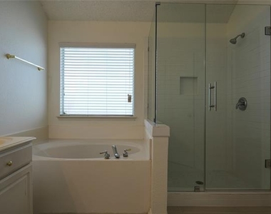 2032 Fox Glen Drive - Photo Thumbnail 17