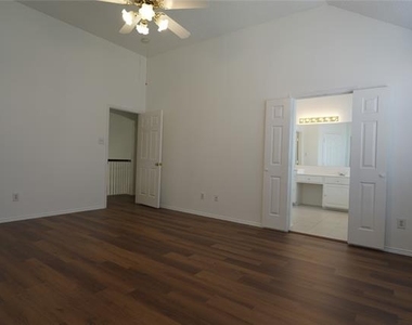 2032 Fox Glen Drive - Photo Thumbnail 15