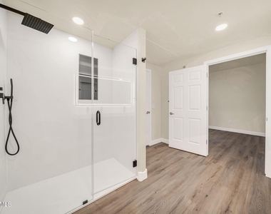 9820 N Central Avenue - Photo Thumbnail 16