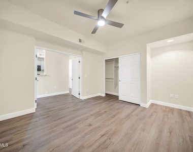 9820 N Central Avenue - Photo Thumbnail 18