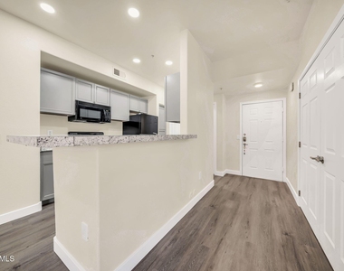 9820 N Central Avenue - Photo Thumbnail 9