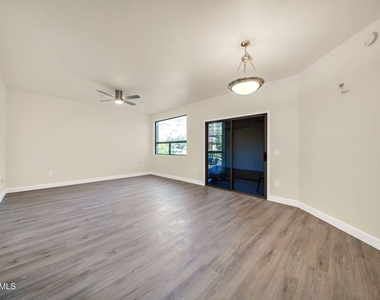 9820 N Central Avenue - Photo Thumbnail 12