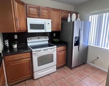 167 Riviera Circle - Photo Thumbnail 2