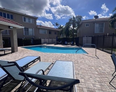 167 Riviera Circle - Photo Thumbnail 18