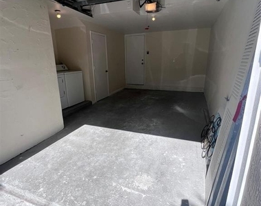 167 Riviera Circle - Photo Thumbnail 6