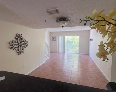 167 Riviera Circle - Photo Thumbnail 9