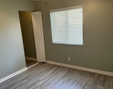 436 Pine Glen Lane - Photo Thumbnail 6
