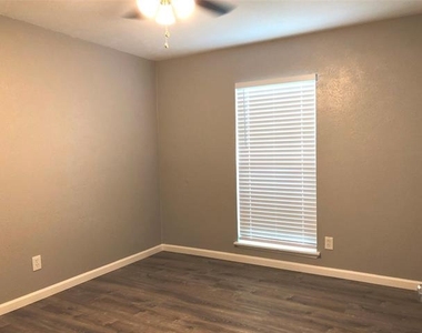 4729 Nash Drive - Photo Thumbnail 23