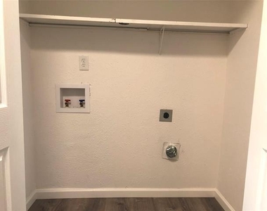4729 Nash Drive - Photo Thumbnail 24
