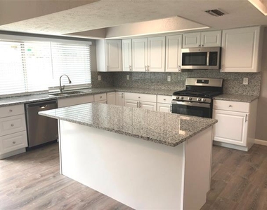 4729 Nash Drive - Photo Thumbnail 6