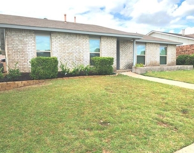 4729 Nash Drive - Photo Thumbnail 2
