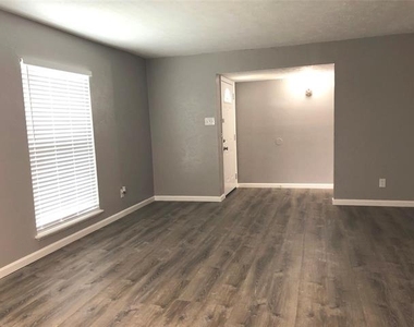 4729 Nash Drive - Photo Thumbnail 12