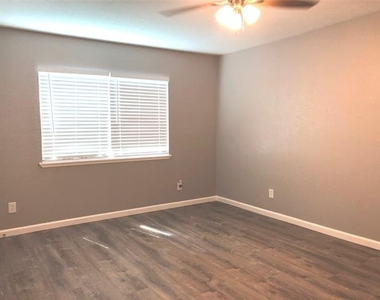 4729 Nash Drive - Photo Thumbnail 13