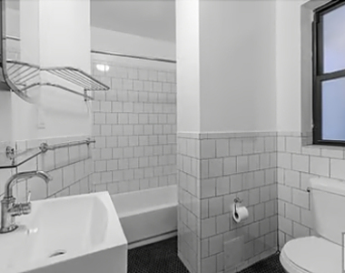 East 81st Street - Photo Thumbnail 2