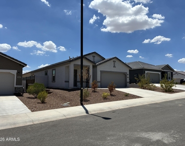 20109 W Palo Verde Drive - Photo Thumbnail 2