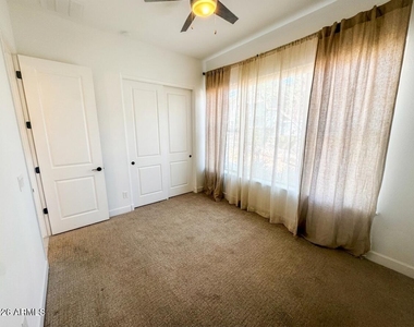 20726 W Colter Street - Photo Thumbnail 17