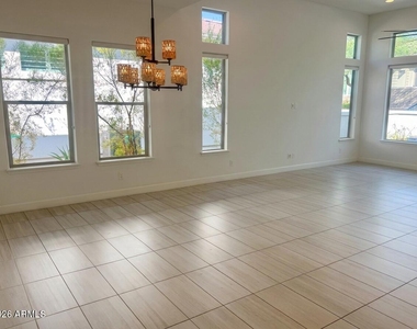 20726 W Colter Street - Photo Thumbnail 11