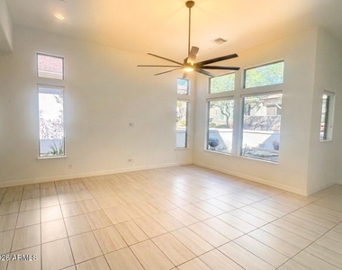 20726 W Colter Street - Photo Thumbnail 12