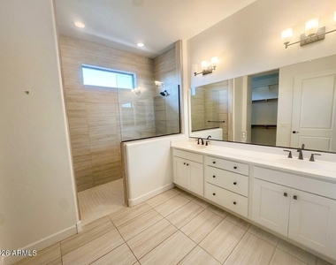 20726 W Colter Street - Photo Thumbnail 13