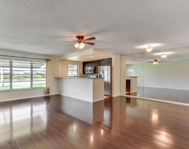 797 North Drive - Photo Thumbnail 3