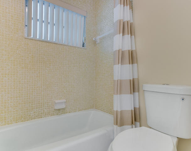 797 North Drive - Photo Thumbnail 10