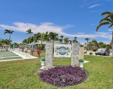 797 North Drive - Photo Thumbnail 13
