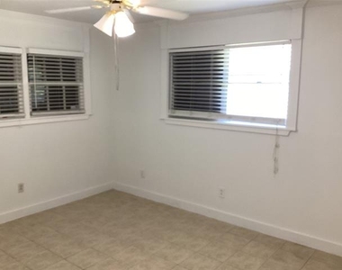 155 Chateau Drive - Photo Thumbnail 7
