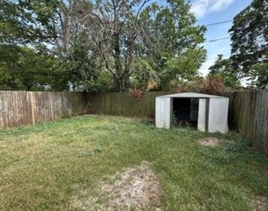 1144 Suburban Street - Photo Thumbnail 8