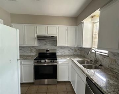 1144 Suburban Street - Photo Thumbnail 3