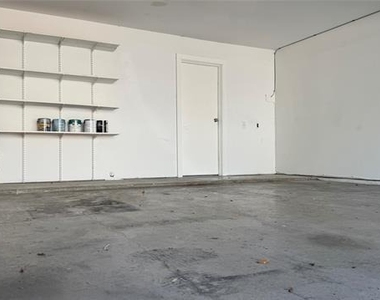 2202 N Peak Street - Photo Thumbnail 13