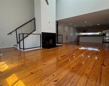 2202 N Peak Street - Photo Thumbnail 1