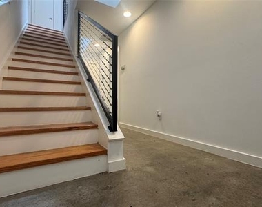 2202 N Peak Street - Photo Thumbnail 11