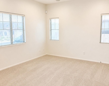 21926 N 103rd Lane - Photo Thumbnail 3
