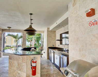 550 Okeechobee Boulevard - Photo Thumbnail 8