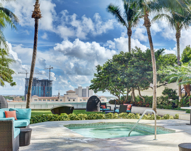 550 Okeechobee Boulevard - Photo Thumbnail 6