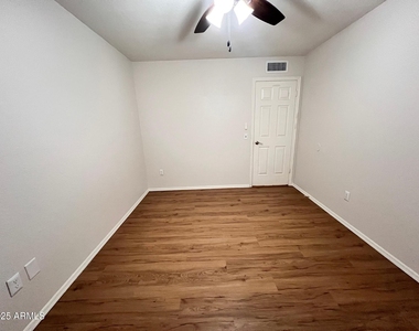 16640 N 29th Drive - Photo Thumbnail 33