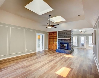 3914 Meadow Drive - Photo Thumbnail 8