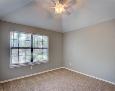 3914 Meadow Drive - Photo Thumbnail 36