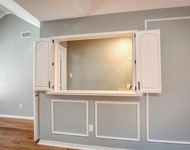 3914 Meadow Drive - Photo Thumbnail 18
