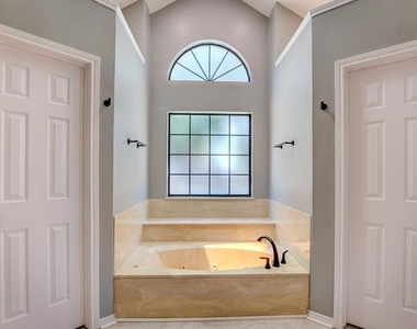 3914 Meadow Drive - Photo Thumbnail 29