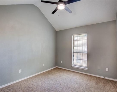 3914 Meadow Drive - Photo Thumbnail 31